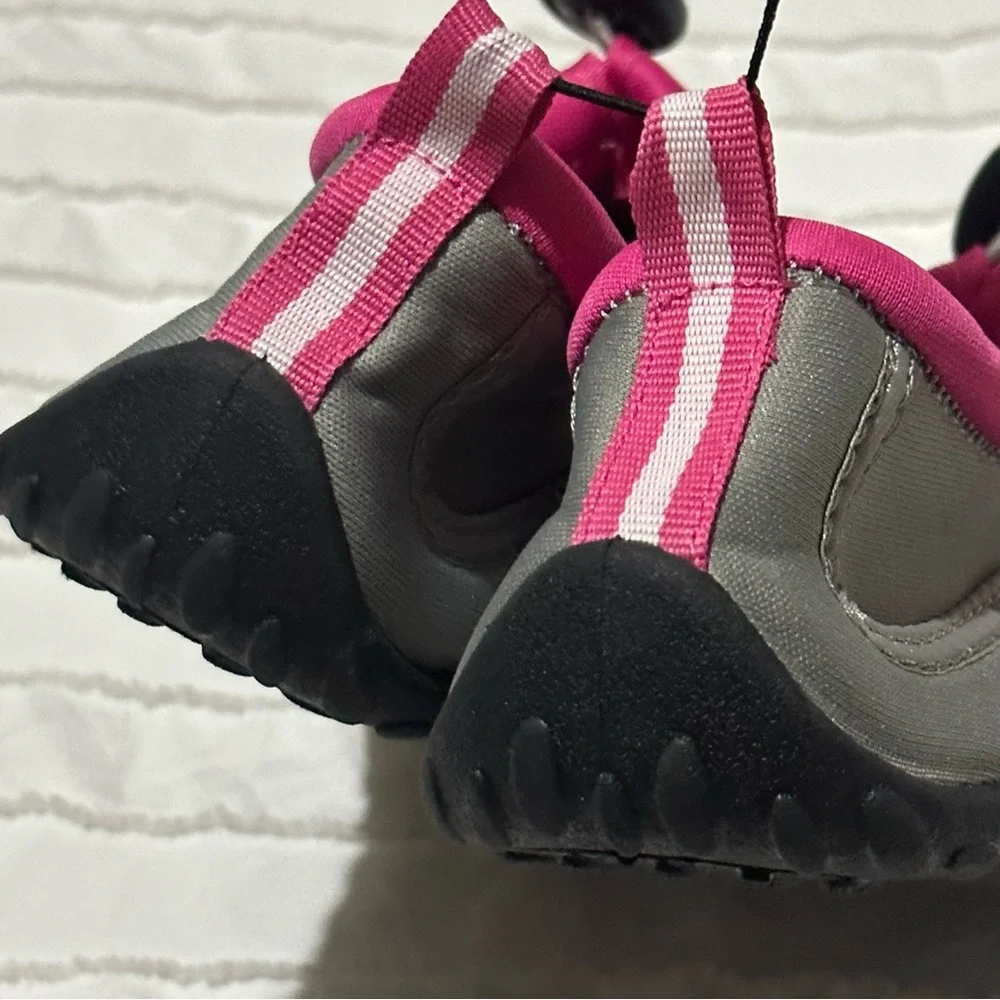 West Loop Girl’s Water Shoe Size Medium 2/3